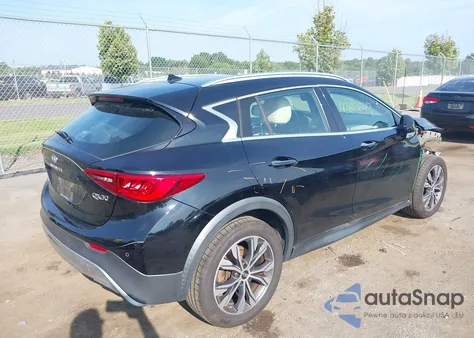 2017 Infiniti Qx30 Premium z USA, uszkodzony, nr VIN SJKCH5CR6HA017384